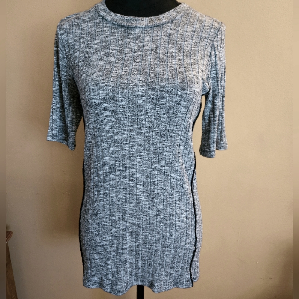 Michael Stars Gray and White Ribbed Elbow Length Tee